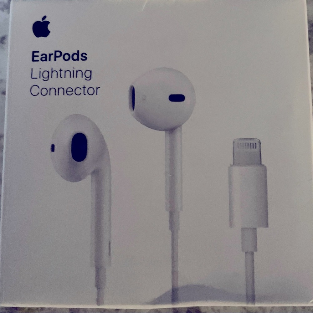 Apple wired buds new in the box